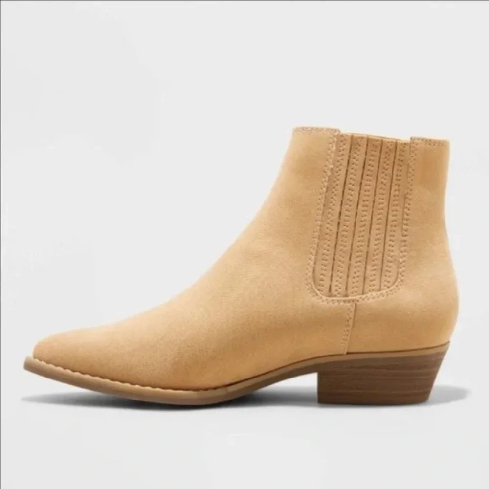 NWT Alena Western Ankle Boots Universal Thread Suede Beige Booties Bohemian Shoe - Picture 2 of 6